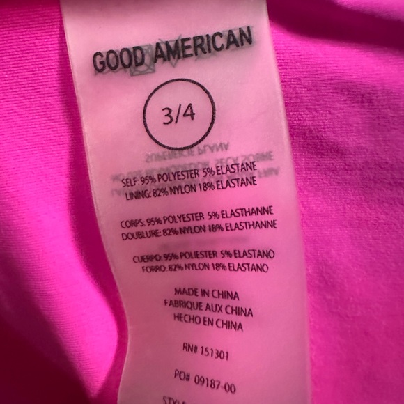 Good American Always Fits One
Piece Swimsuit Large NWT - Picture 9 of 10